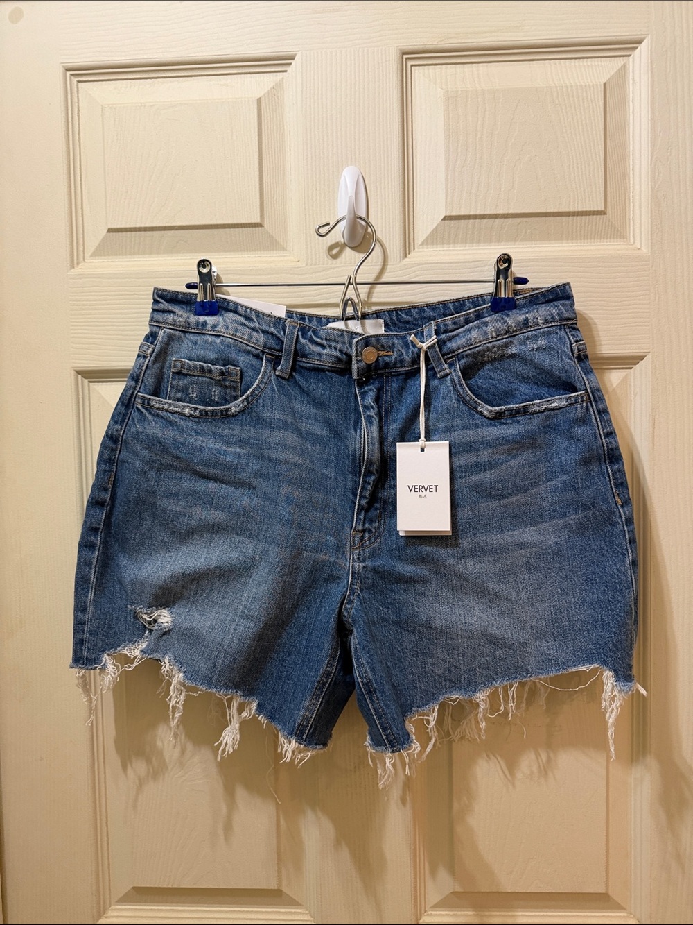 NWT Vervet distressed high rise denim shorts